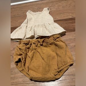 Quincy Mae size 18-24 set. Like new condition.